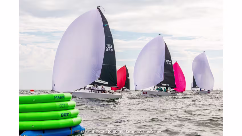 Lucky dog USA858 of Travis Weisleder and Monsoon USA851 of Bruce Ayres - Bacardi Invitational Winter Series 2021-2022 Event 1