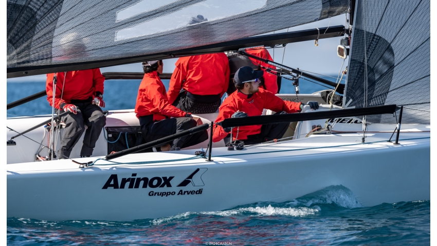 Italian Marcello Caldonazzo Arvedi’s Gilles ITA793 that, helmed by Pietro D’Alí, an Italian legend able to be in the America’s Cup, in the Olympic and Whitbread, well assisted by the former 470 World Champion Andrea Trani