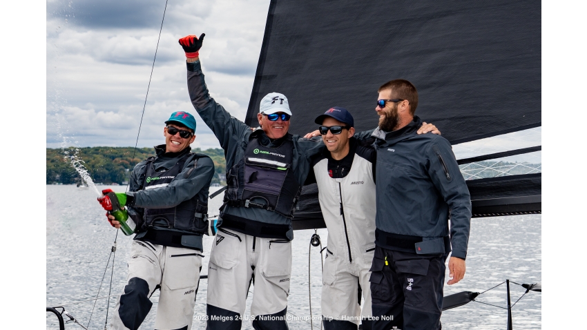 Brian Porter am Steuer der FULL THROTTLE USA849 mit seinen „Jungs“: Bri Porter, RJ Porter und Matt Woodworth als Crew – 2023 Melges 24 US National Champions