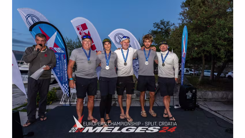 ZHIK RACE TEAM GBR694 – Geoff Carveth/Miles Quinton