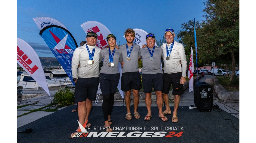  ZHIK RACE TEAM GBR694 – Geoff Carveth/Miles Quinton