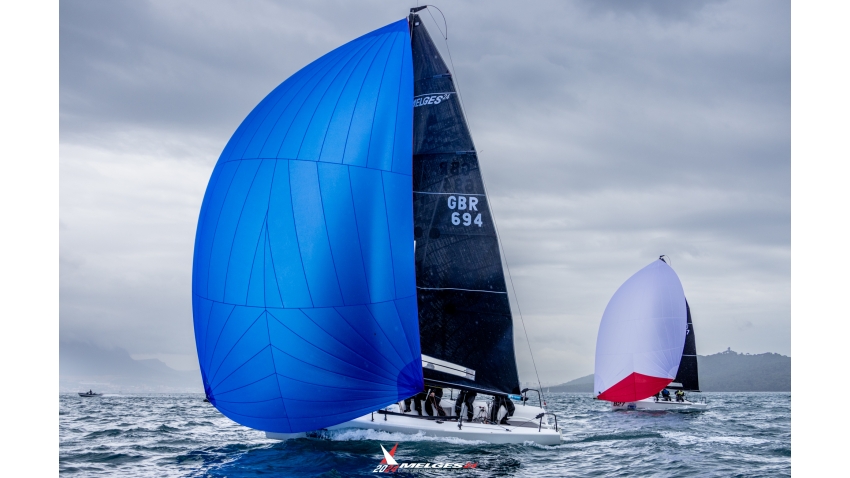 ZHIK RACE TEAM GBR694 – Geoff Carveth/Miles Quinton