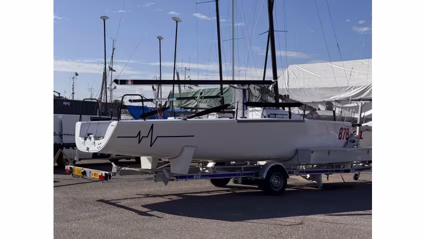TAKI 5 - hull number 878 ready to launch 