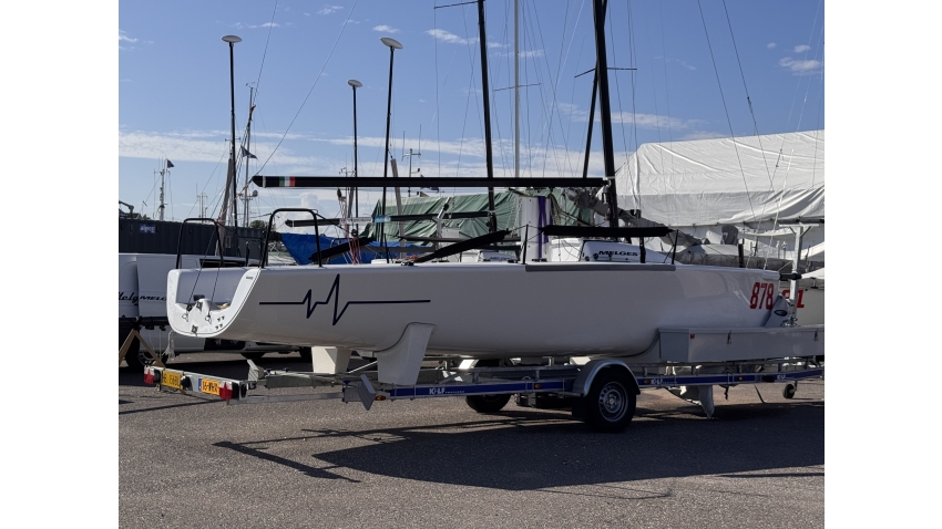TAKI 5 - hull number 878 ready to launch 